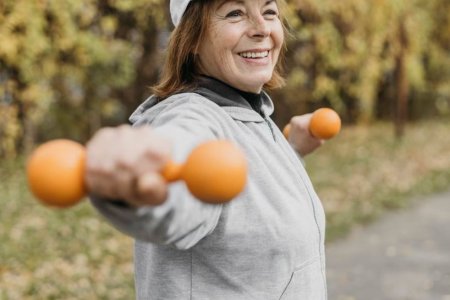 Врач Стрельникова рассказала, как похудеть женщинам после 50 лет